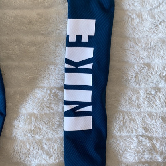 Nike Pro Leggings - Picture 4 of 5